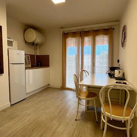 Vacances Arbanaises - Appartements Giens Йер Экстерьер фото