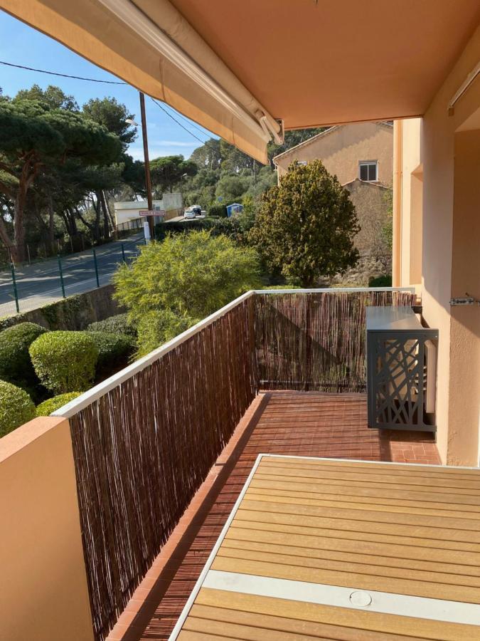 Vacances Arbanaises - Appartements Giens Йер Экстерьер фото