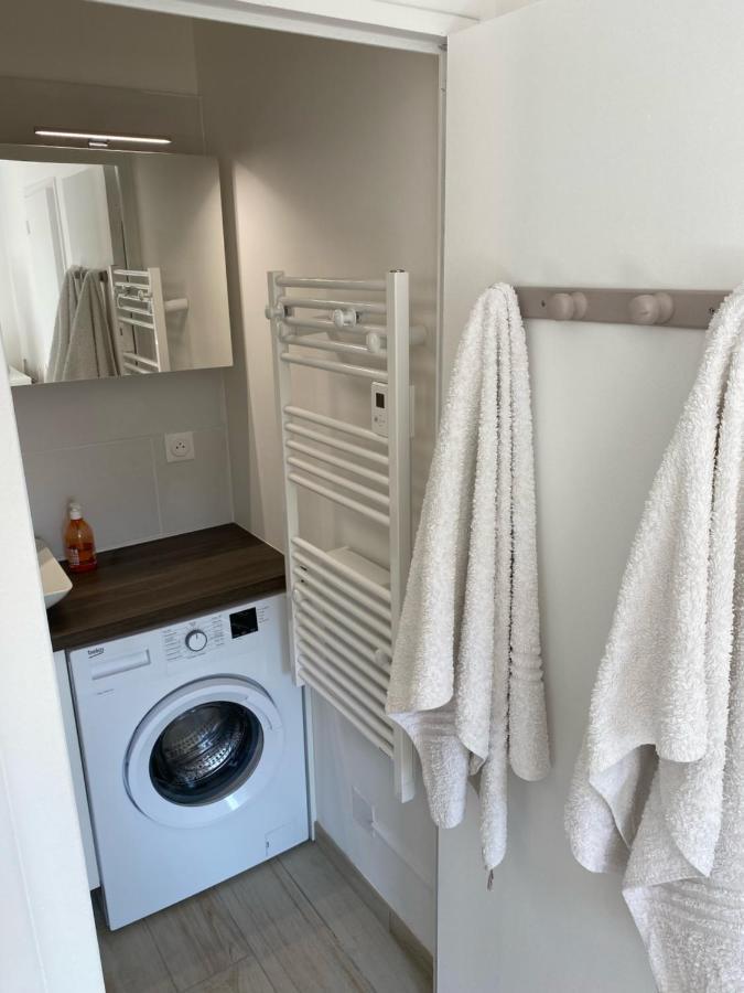 Vacances Arbanaises - Appartements Giens Йер Экстерьер фото